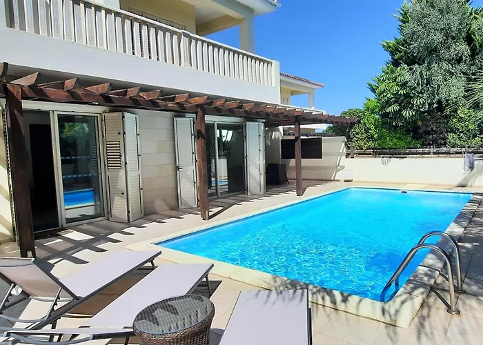 Villa Larnaca Bay Resort